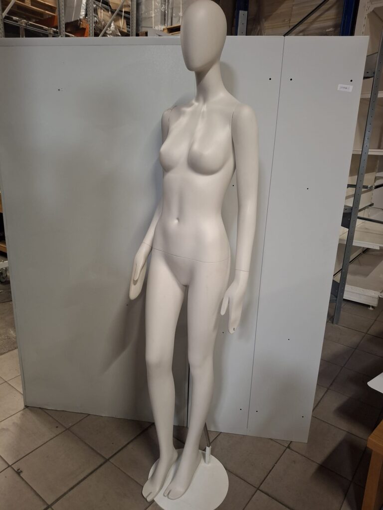 Mannequin buste femme – Fibre de verre blanc crème mat – H 183 cm