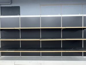 Lot de 12 gondoles murales métal et bois – H250 cm – L14,40 m