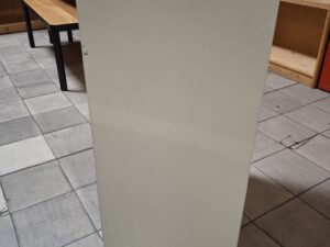 Comptoir banque d’accueil en bois blanc – L70 x P45 x H100 cm