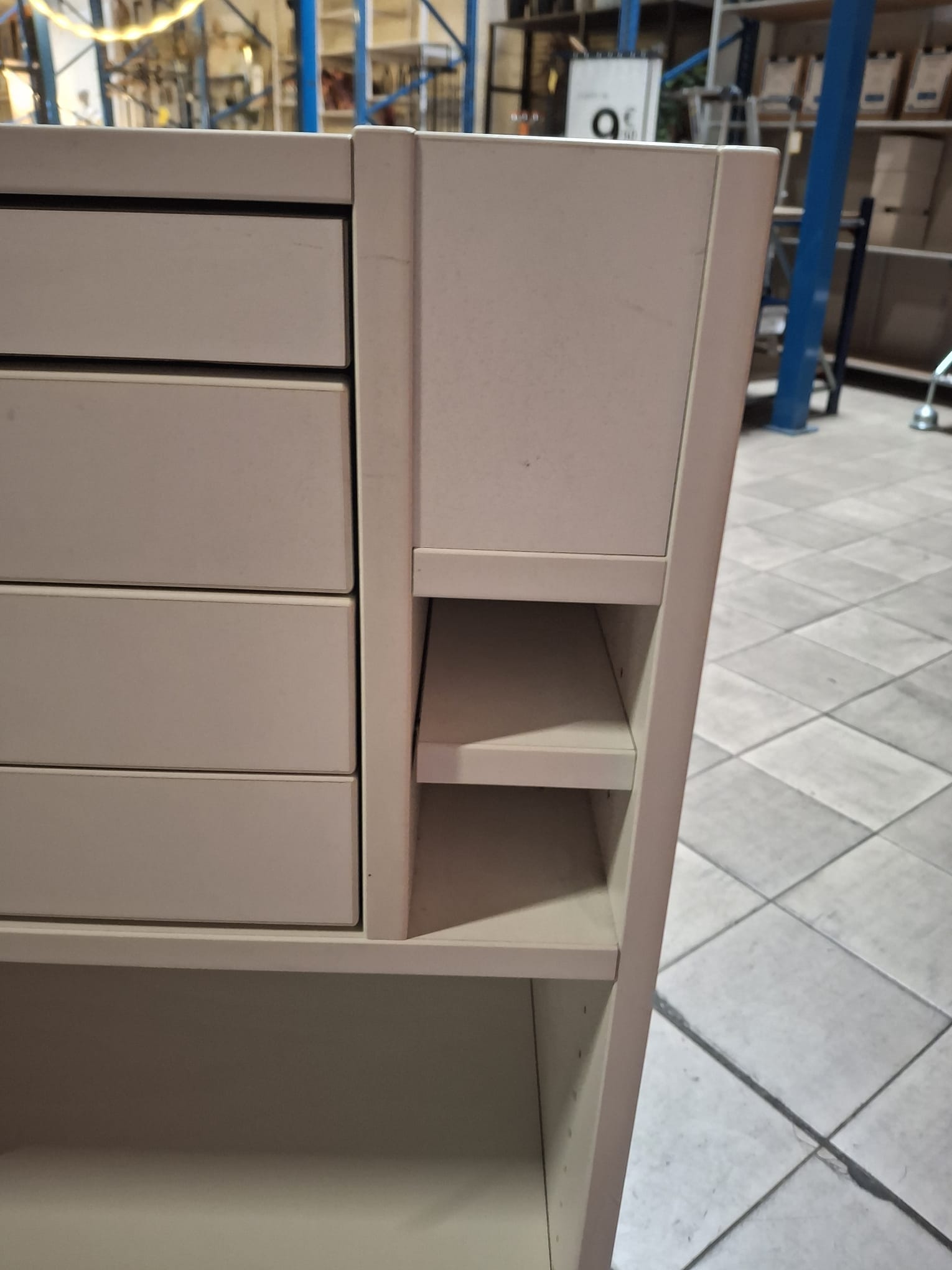 Comptoir banque d’accueil en bois blanc – L70 x P45 x H100 cm