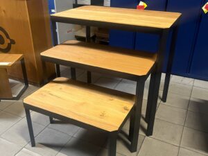 Lot de 3 tables présentation bois et métal – style industriel modulable