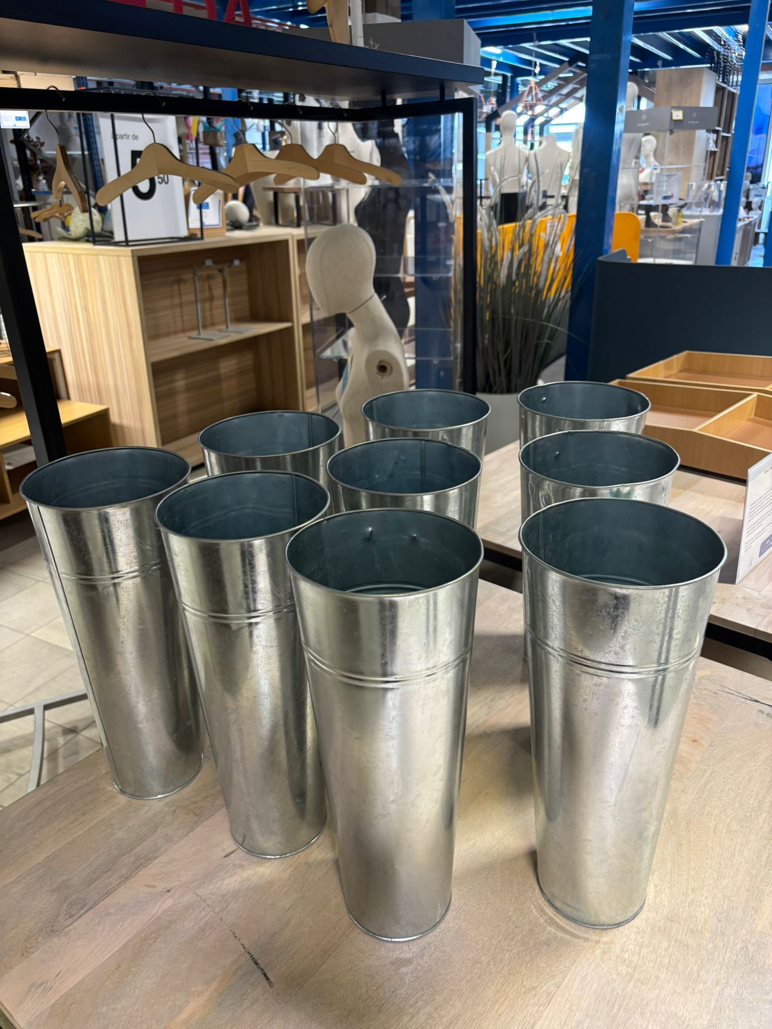 Lot de 9 pots fleuriste en zinc – Style industriel – H40 x Ø16 cm