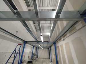 Mezzanine métallique industrielle – stockage entrepôt – 94,5 m²