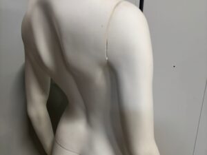 Mannequin femme sur socle – Fibre de verre blanc mat – H 160 cm