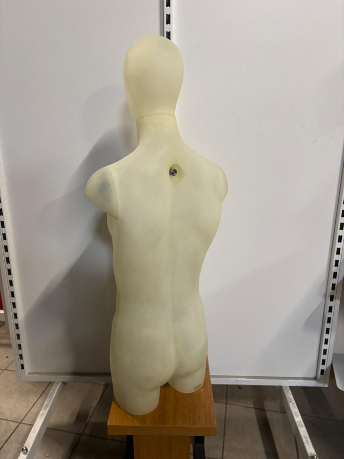 Mannequin demi-cuisse homme – Fibre de verre jaune pâle – H 110 cm