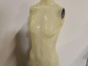Mannequin demi-cuisse femme – Fibre de verre jaune pâle effet transparent brillant – H 89 cm