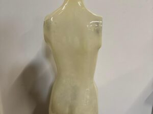 Mannequin demi-cuisse femme – Fibre de verre jaune pâle effet transparent brillant – H 89 cm