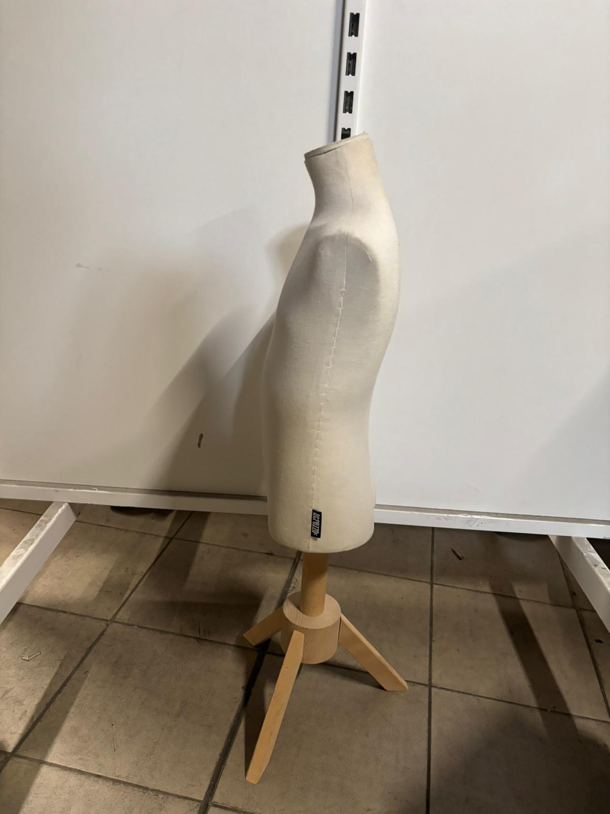 Buste enfant sur socle 5/6 ans – Tissu – H 90 cm