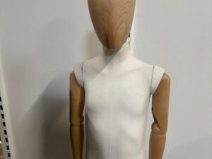 Mannequin enfant sur pied 5/6 ans – Tissu et bois – H 150 cm