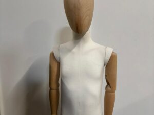 Mannequin enfant sur pied 5/6 ans – Tissu et bois – H 150 cm