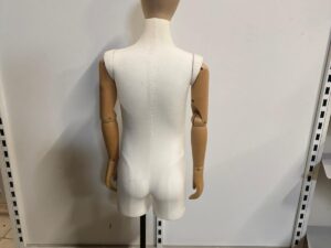 Mannequin enfant sur pied 5/6 ans – Tissu et bois – H 150 cm
