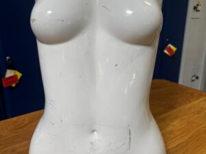 Buste femme – Fibre de verre blanc brillant – H 82 cm