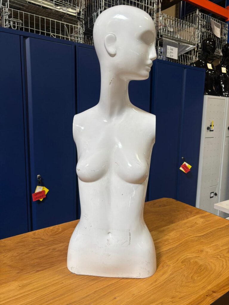 Buste femme – Fibre de verre blanc brillant – H 82 cm