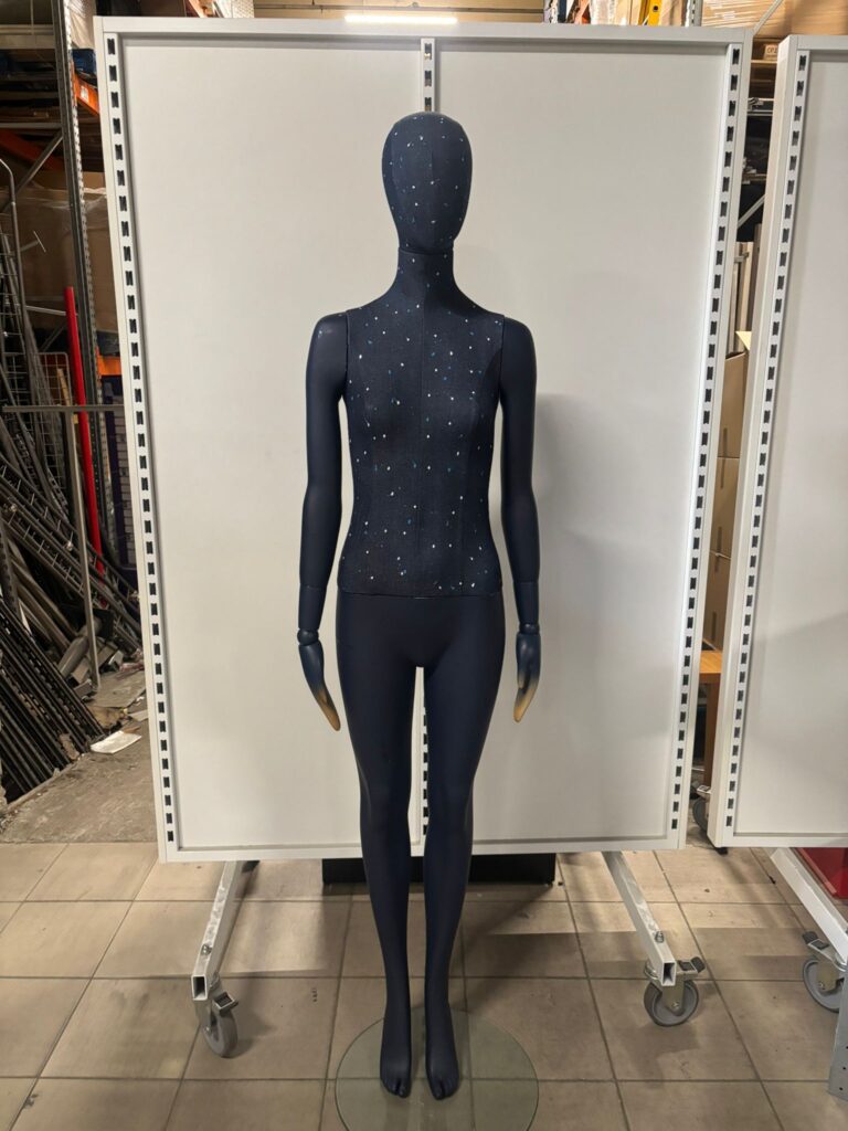 Mannequin femme complet sur socle – Bois, fibre de verre et tissu – H 180 cm