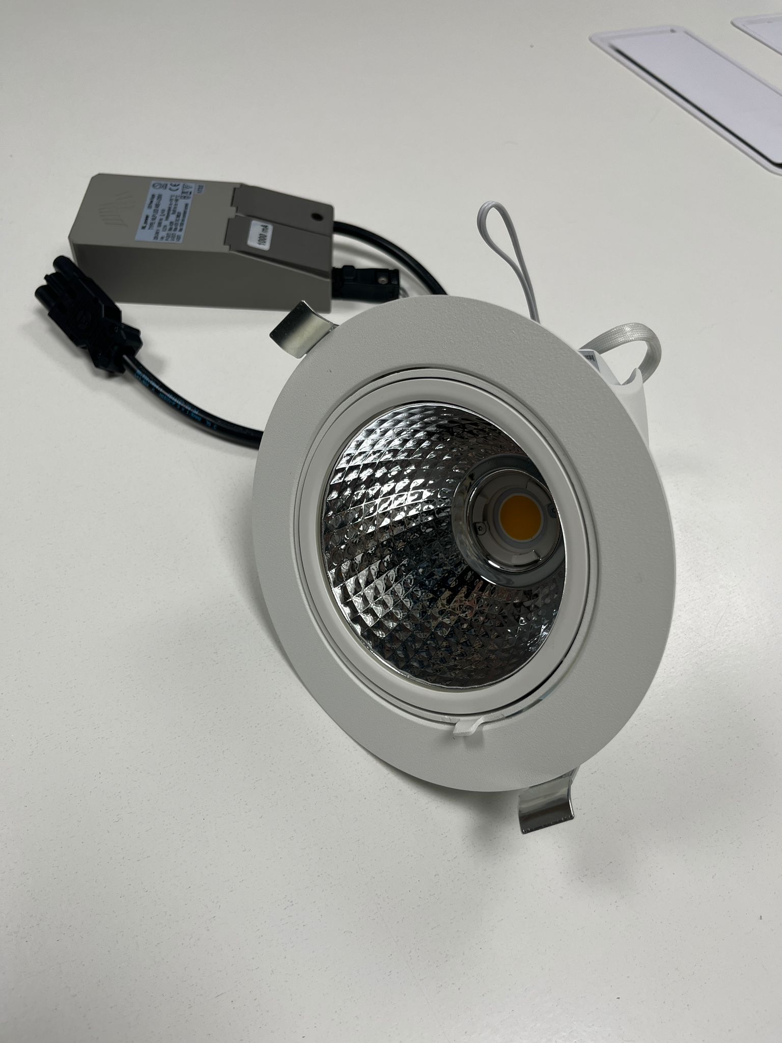 Spot LED encastrable orientable avec driver – 1000 mA