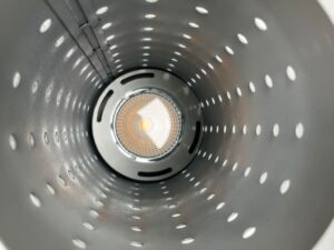 Suspension luminaire métal perforé blanc – LED intégrée
