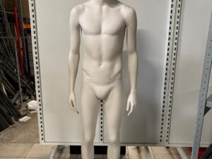 Mannequin homme complet sur socle – Fibre de verre crème mat – H 196 cm