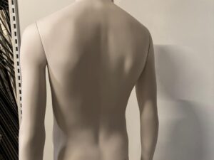 Mannequin homme complet sur socle – Fibre de verre crème mat – H 196 cm