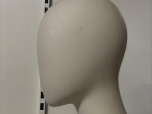 Mannequin femme complet sur socle – Fibre de verre blanc / crème mat – H 180 cm