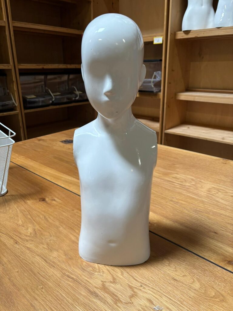 Buste enfant 3/4 ans – Fibre de verre blanc brillant – H 60 cm