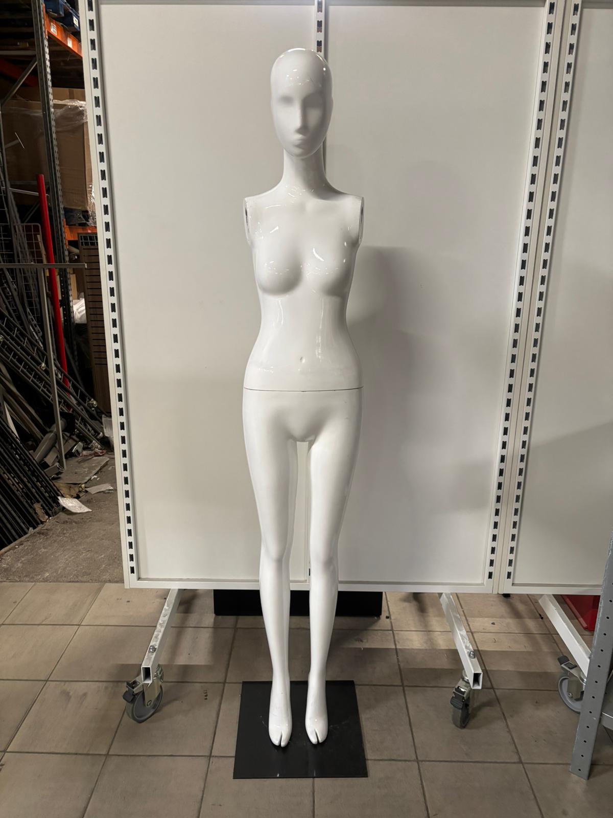 Mannequin femme sur socle – Fibre de verre blanc brillant – H 185 cm