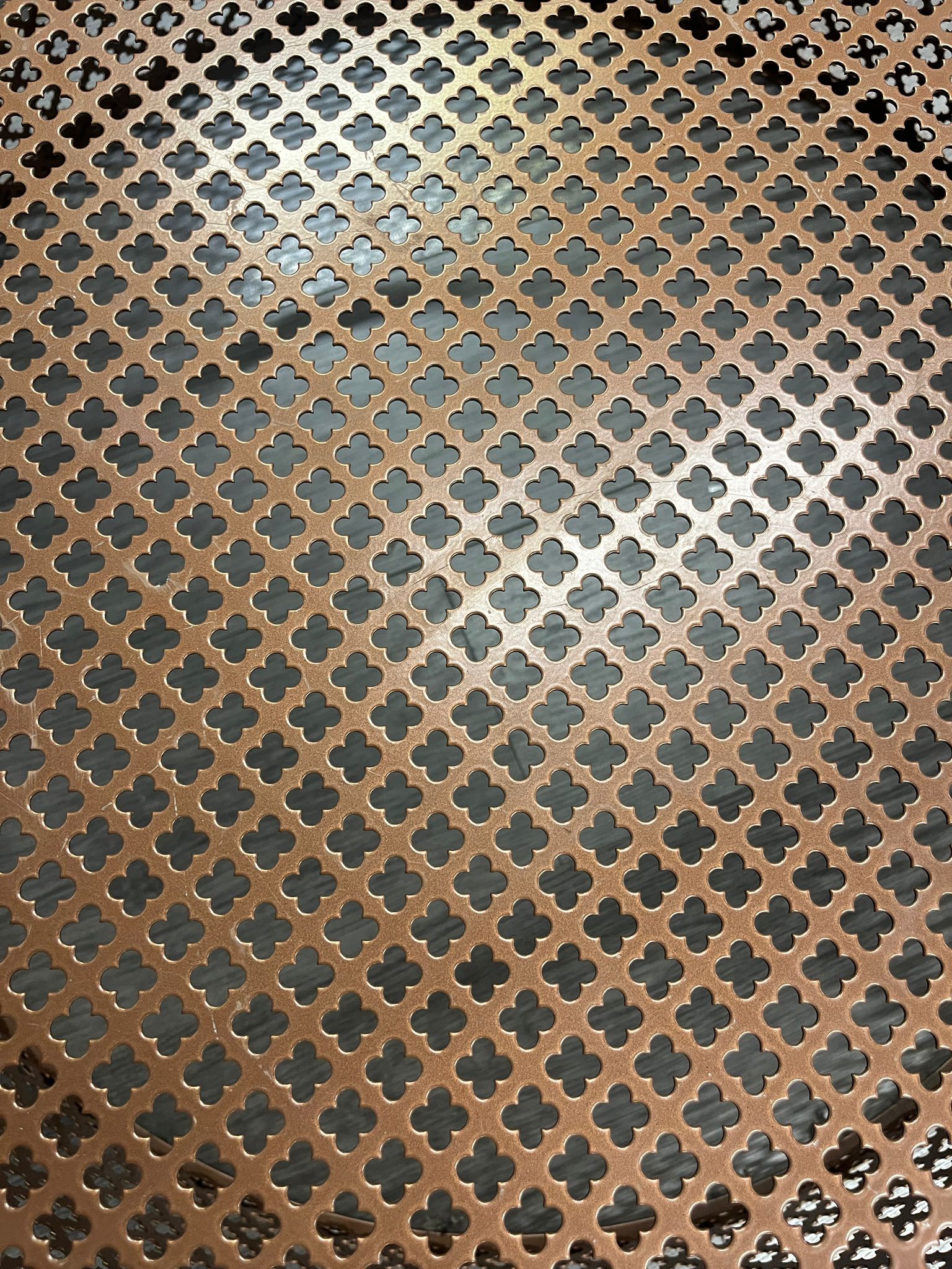 Table de présentation / podium métallique terracotta – Ø80 x H30 cm