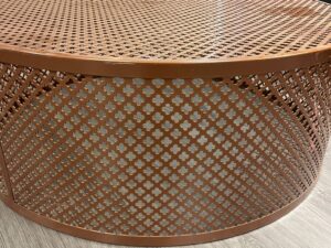 Table de présentation / podium métallique terracotta – Ø80 x H30 cm