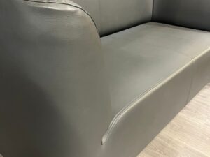 Fauteuil avec paroi acoustique amovible – Simili cuir gris et bleu – L153 x P80 x H123 cm