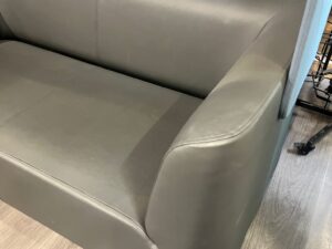 Fauteuil avec paroi acoustique amovible – Simili cuir gris et bleu – L153 x P80 x H123 cm