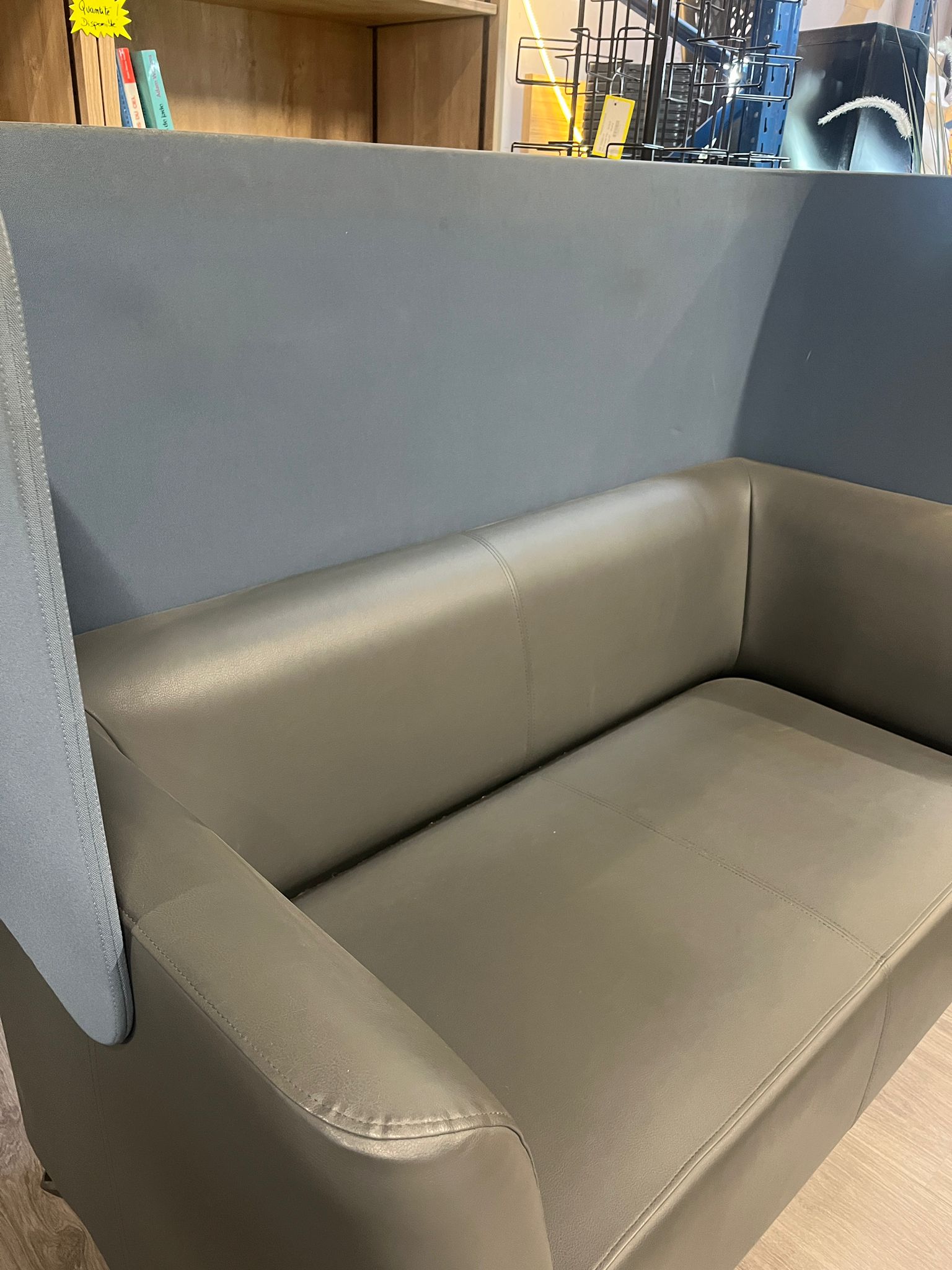 Fauteuil avec paroi acoustique amovible – Simili cuir gris et bleu – L153 x P80 x H123 cm
