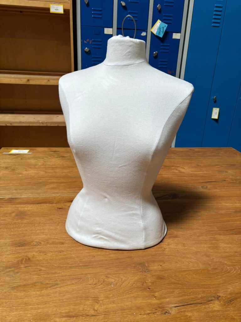 Buste femme en tissu – Mousse renforcée – Blanc – H58 cm