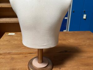 Buste homme habillage tissu sur socle – Mousse renforcée – Beige – H73 cm