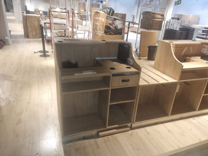 Comptoir d'accueil en bois – Accès PMR – L661xP75xH120 cm