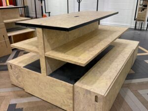 Table centrale en bois OSB – 6 tiroirs – L200 x P145 x H96 cm