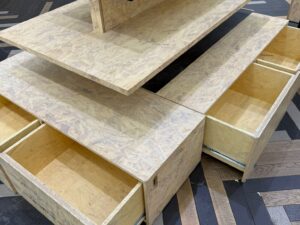 Table centrale en bois OSB – 6 tiroirs – L200 x P145 x H96 cm