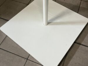 Portant rond métallique blanc – Ø85 cm – Socle 65 x 65 cm