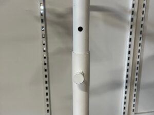 Portant rond métallique blanc – Ø85 cm – Socle 65 x 65 cm