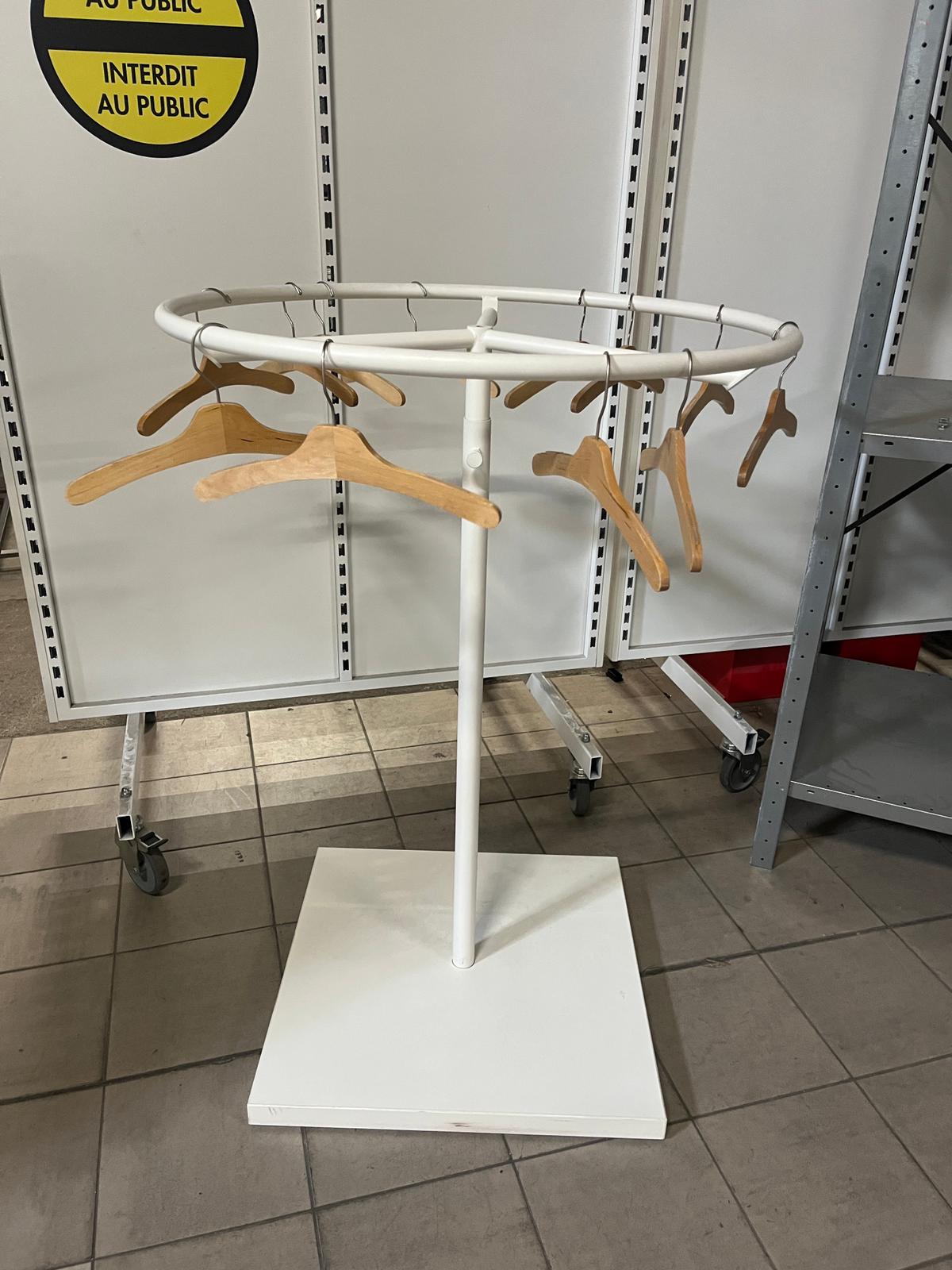 Portant rond métallique blanc – Ø85 cm – Socle 65 x 65 cm
