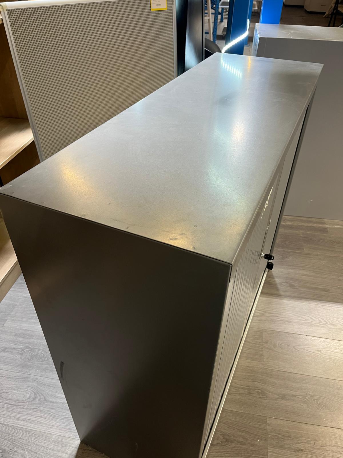 Armoire de bureau métallique avec clé – 1 tablette – L120 x P43 x H105 cm