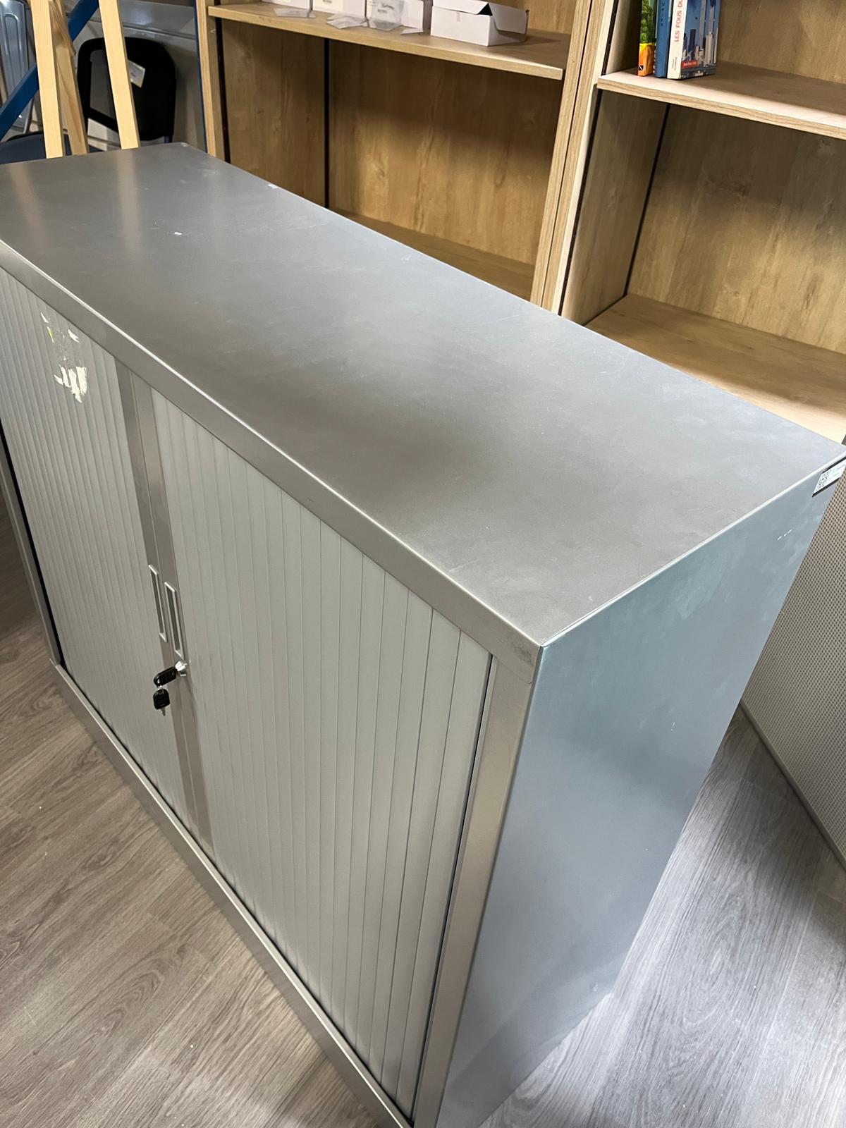 Armoire de bureau métallique avec clé – 1 tablette – L120 x P43 x H105 cm