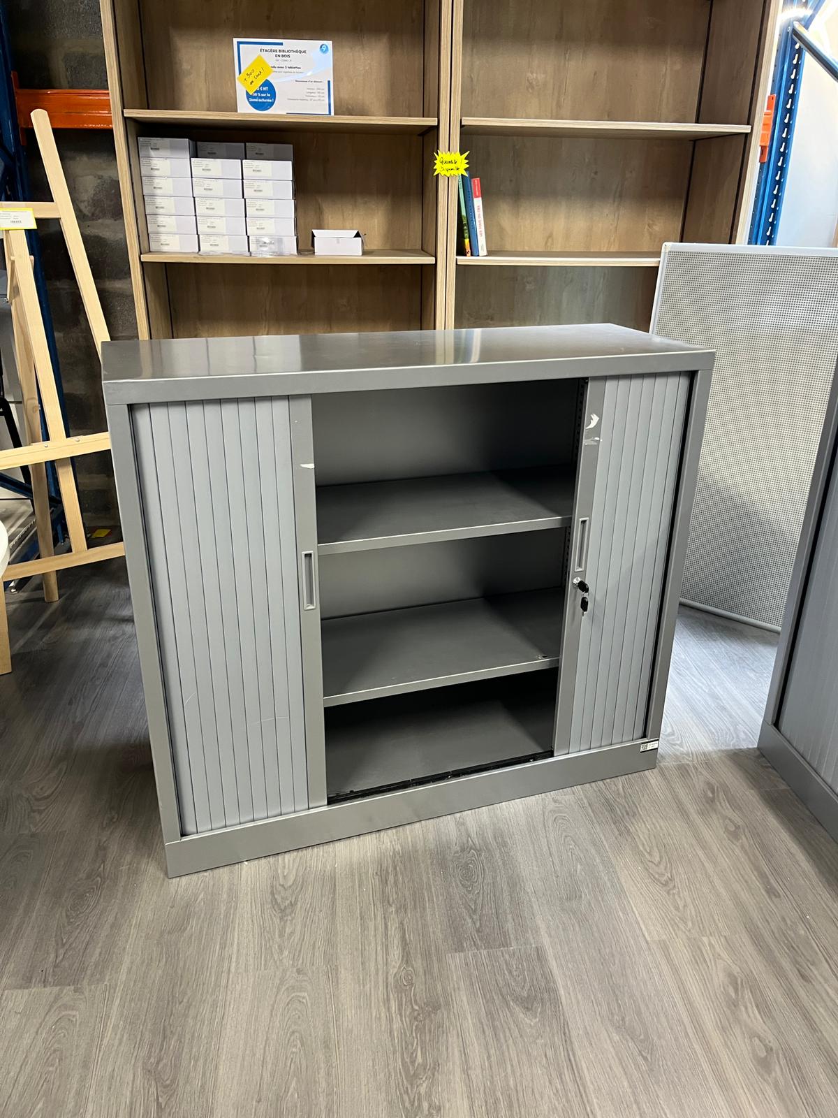 Armoire de bureau métallique avec clé – 2 tablettes – L120 x P43 x H105 cm