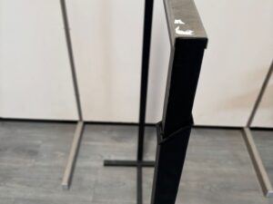Portant droit métallique noir – Hauteur réglable – L77 x P39 x H116 à 156 cm