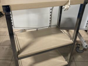 Desserte en bois sur roulettes – Structure métallique grise – L73 x P35 x H89 cm