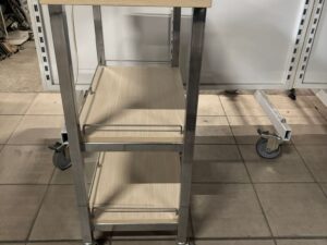 Desserte en bois sur roulettes – Structure métallique grise – L73 x P35 x H89 cm