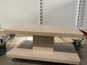 Table / présentoir 2 niveaux – Bois beige – L70 x P45 x H35 cm