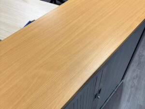 Armoire de bureau métallique sans clé avec plateau bois – L120 x l43 x H113 cm