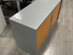 Armoire de bureau métallique sans clé avec porte effet bois – L120 x l43 x H69 cm