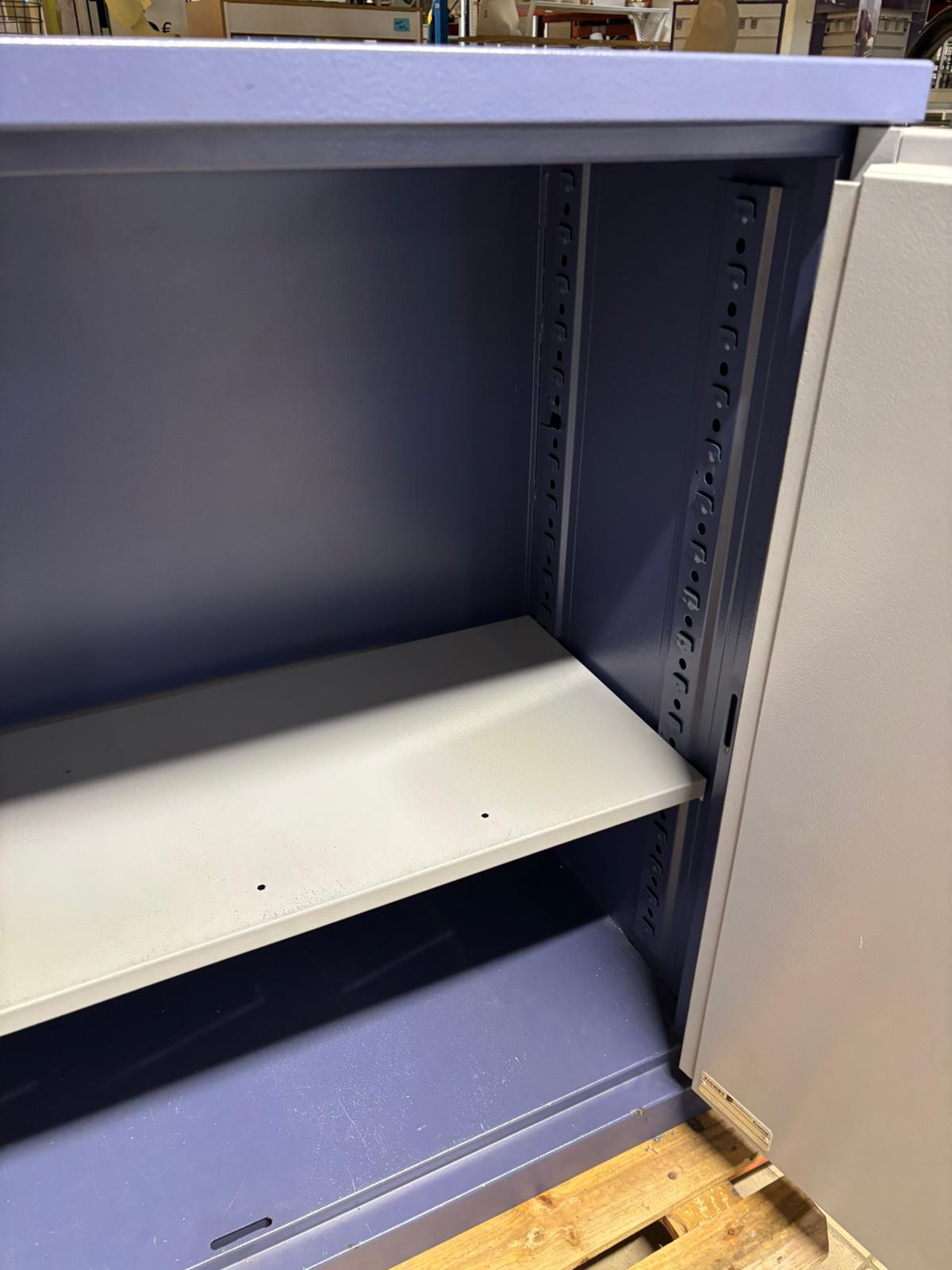 Armoire coffre-fort métallique avec portes blindées (1 clé sur 4) – L114 x l49 x H105 cm