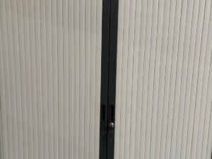 Armoire de bureau métallique avec clé – L120 x P45,5 x H194 cm