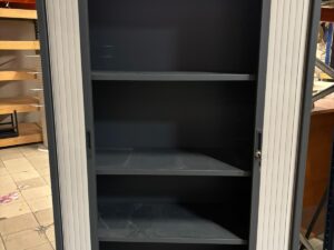 Armoire de bureau métallique avec clé – L120 x P45,5 x H194 cm